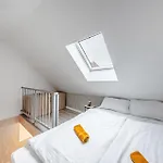Luminosa Bright Flat With Ac