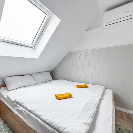 Luminosa Bright Flat With Ac * Budapest