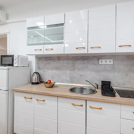 Luminosa Bright Flat With Ac